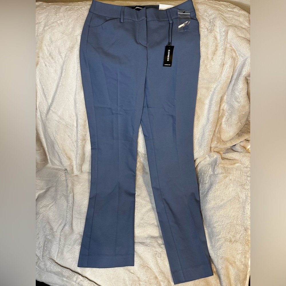 New w Tags Express Barely Boot Low Rise size 2R Editor Pants light blue